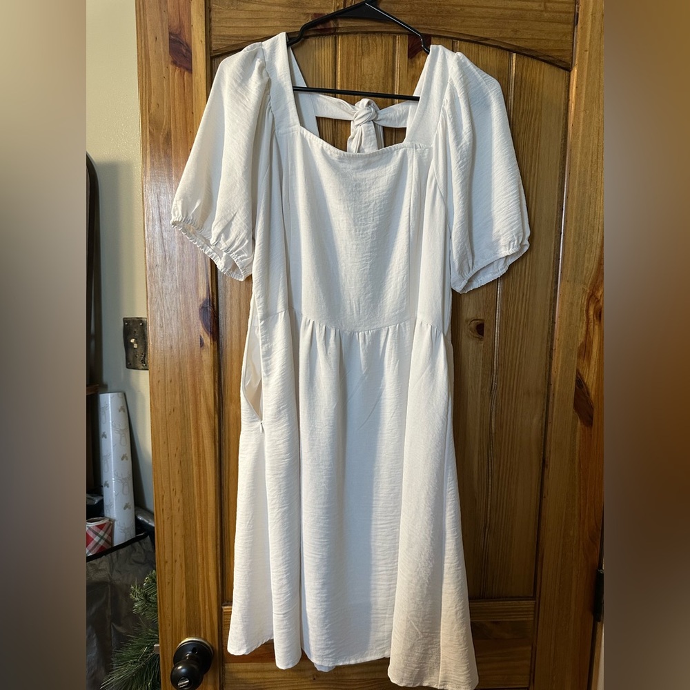 White/Cream Puff Sleeve Dress